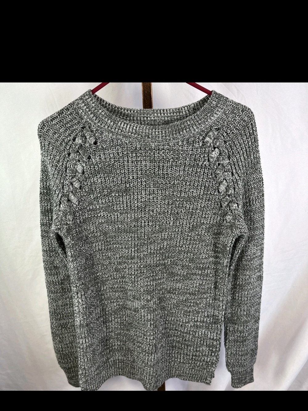 Women's SO Brand Gray Cable Accent Knit Sweater